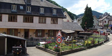 Mister DIDIER Bernard - Holiday accommodation au bord de la rivière