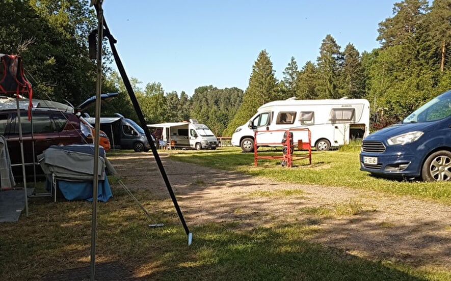 Service point for campers-dormobiles