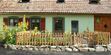 Guesthouse from Mrs Félice ZWINGELSTEIN : Gîte de Louis