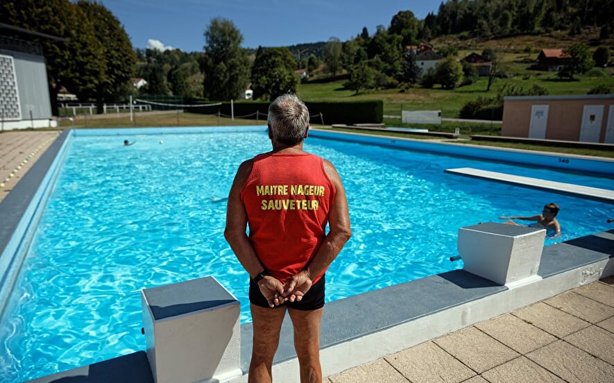 Saint Maurice sur Moselle outdoor swimming pool
