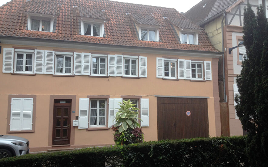 Accommodation of Mr. Eppinger - Studio 1