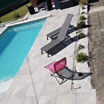Chambre dans maison chaleureuse avec piscine