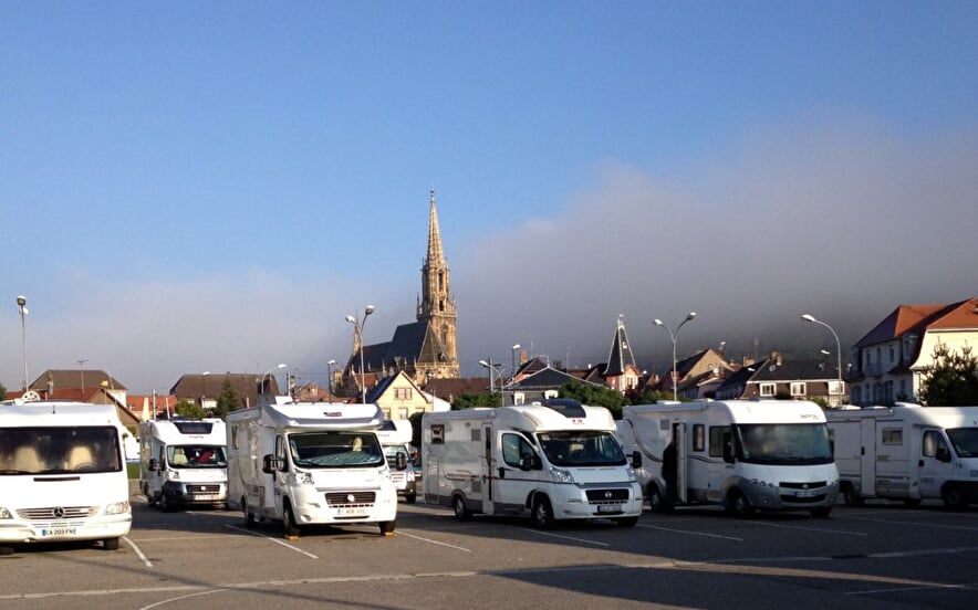 Camper van service area : parking du Centre