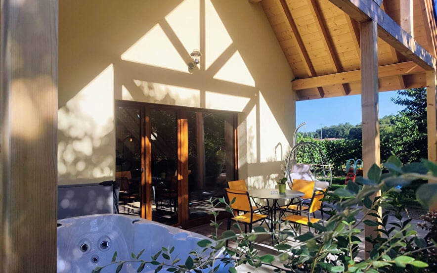 Madam MEYER-KRUMB - Self catering accommodation Chalet & Spa